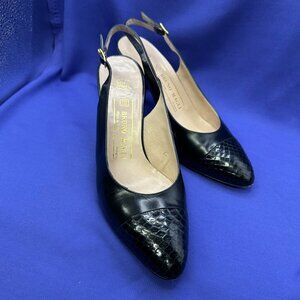 Bruno Magli Black Leather Sling-Back Pumps Made in Italy Size 8.